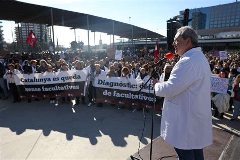 Huelga de médicos maestros profesores y taxis DIRECTO Última hora