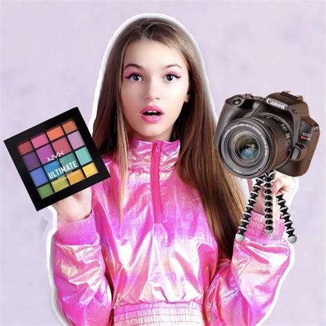 Contact НАША МАША - Creator and Influencer