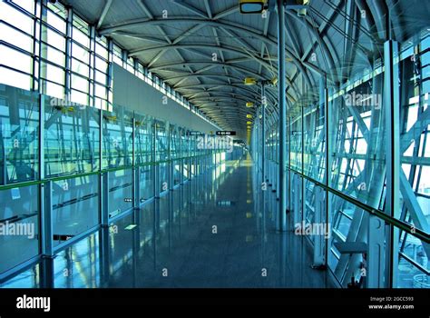 Kyoto station skywalk hi-res stock photography and images - Alamy