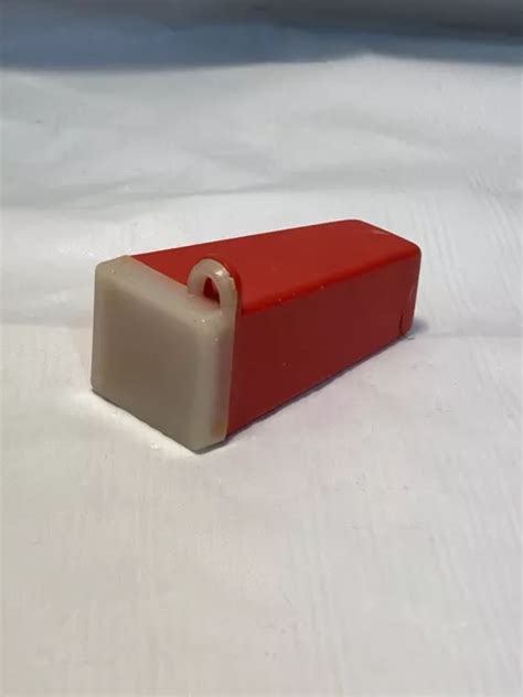 VINTAGE PIN UP Peep Show Viewer Nude Risqué Model Keychain 15 90