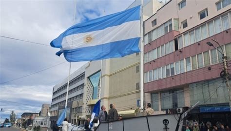 Se Llevó A Cabo El Tradicional Izamiento Dominical