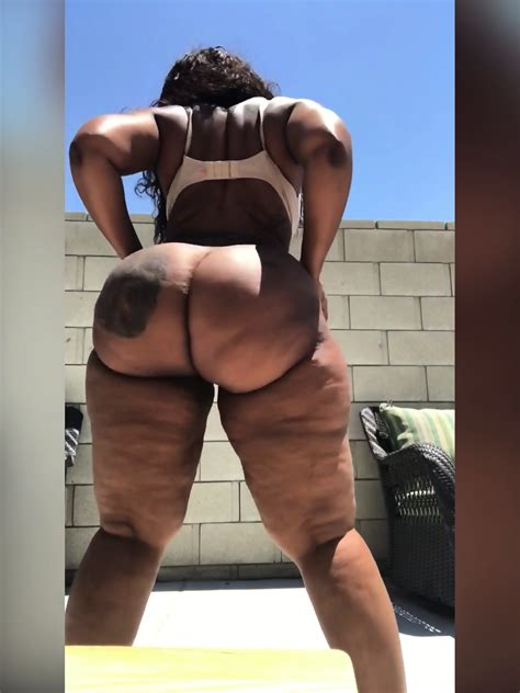 Legendary Cherokee D Ass Shaking Her Big Chocolate Booty With Her Tits Out Cherokee D Ass