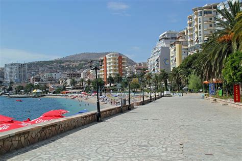 Vlora Albanien Strandpromenade Foto And Bild Europe Balkans