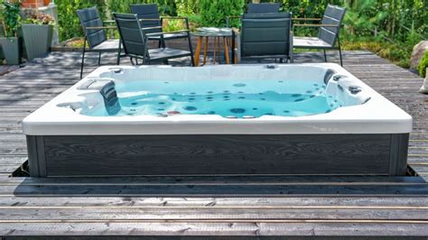Think Twice Before Putting A Hot Tub On Your Deck Here S Why