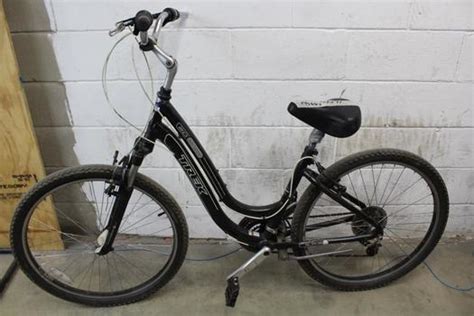 Trek Navigator 20 Hybrid Bike Property Room