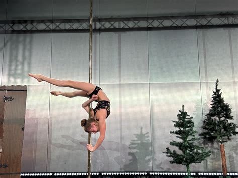 Zaczęły się zawody Pole Dance Show 2023 w Targach Kielce Zobacz