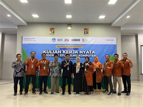 Rektor UM Metro Lepas Mahasiswa KKN Ilkom 2024