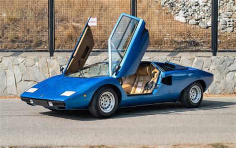 Something Blue for Xmas: A Very Rare 1975 Lamborghini Countach LP400 ...