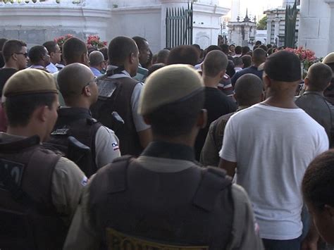 G1 Policial Militar Morto Ao Reagir A Roubo A ônibus é Enterrado Em