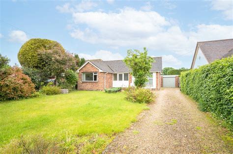 2 Bed Detached Bungalow For Sale In Woodley Lane Romsey Hampshire