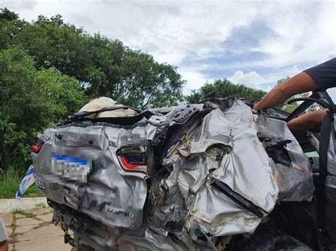 Quatro Pessoas Morrem Após Carro Sair Da Pista E Cair Em Ribanceira