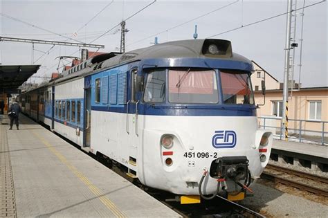 Fotogalerie: Elektrické jednotky řady 451 a 452 byly vyráběny v letech ...