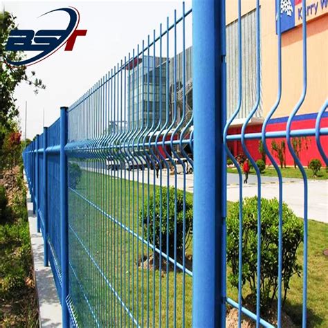 Outdoor D Welded Curved Bending Triangle Wire Mesh Garden Fence