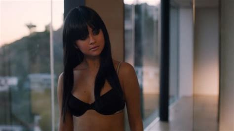 Ego Selena Gomez Arrasa S De Lingerie Em Novo Clipe Not Cias De M Sica