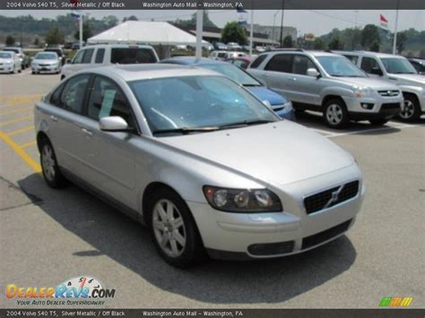 2004 Volvo S40 T5 Silver Metallic Off Black Photo 9