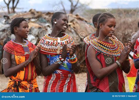 Mujeres Tradicionales De Samburu En Kenia Imagen De Archivo Imagen De