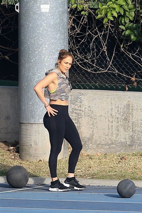 Jennifer Lopez - Hard Workout in Los Angeles • CelebMafia