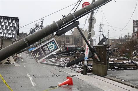 Rescue of elderly woman gives heart to Japan quake aid effort battling against the clock and ...