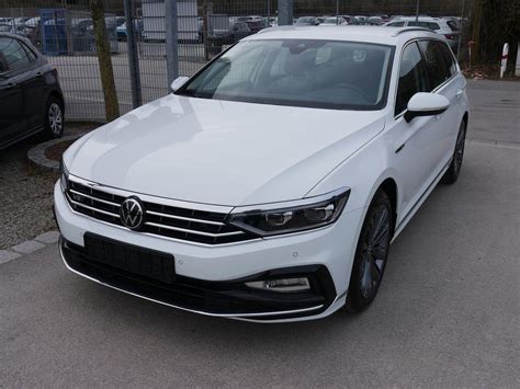 Volkswagen Passat Variant Elegance 2 0 TDI DPF DSG 4M STANDHEIZUNG