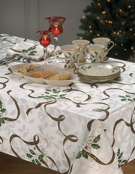 Lenox Holiday 12 Piece Dinnerware Set