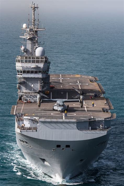 A Us V 22 On The Flight Deck Of A French Navy Mistral Class Lhd 1367×