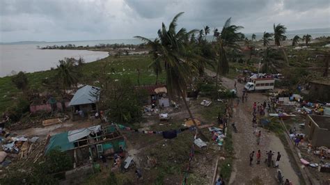 Video En Haïti Louragan Matthew A Fait Plus De 300 Morts