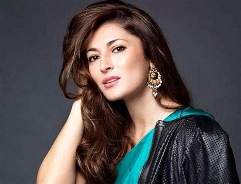 Dina Umarova Is The Wife Of Vindu Dara Singh. Check Out This Site To ...