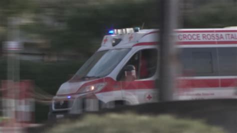 Ruggi Ancora Ambulanze In Coda Dinanzi Al Pronto Soccorso Liratv