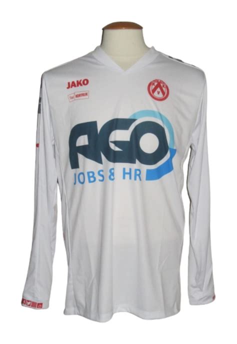 KV Kortrijk 2017-18 Kits