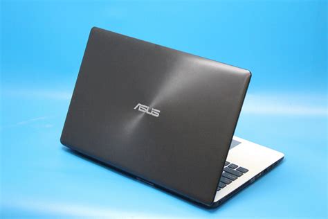 Ноутбук ASUS