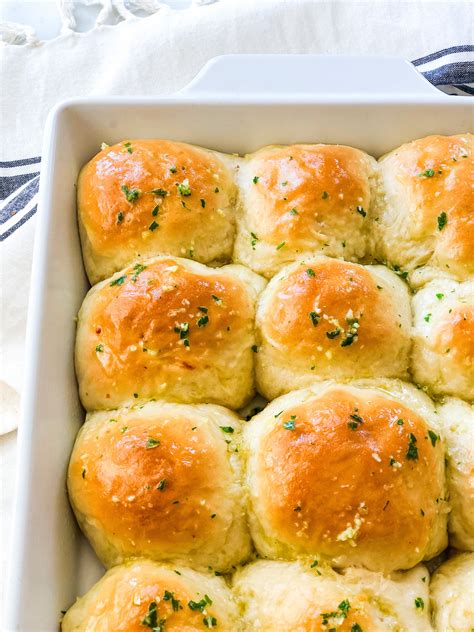 Garlic Parmesan Dinner Rolls Recipe Fettys Food Blog