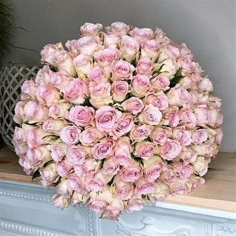 Купить 101 розу в Москве недорого | Floral wreath, Floral, Flowers