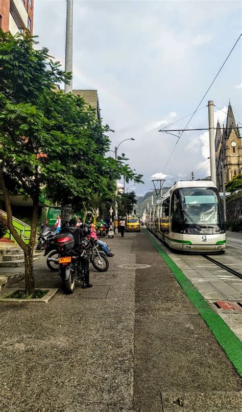 Reinaldo Spitaletta On Twitter Paisaje Cotidiano De La Calle Ayacucho