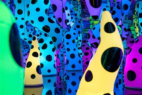 Yayoi Kusama S Love Is Calling Exhibition Grows A Mirrored Forest Of Glowing Tentacles In Miami