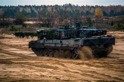 Alemania Autoriza El Env O De Carros De Combate Leopard Para Reforzar