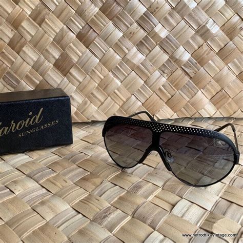 Vintage Style Polaroid Heritage Image 1980 Black Sunglasses Limited Edition Brand New Hrtv