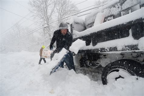 What Is Thundersnow The Rare Phenomenon That Could Hit New York City