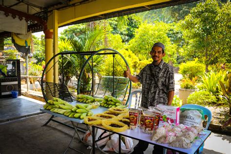 Tasik Raban Lenggong Restaurant Tourism Perak Malaysia