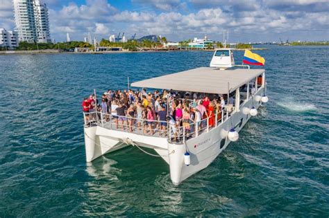 Mega Catamarán En Cartagena Nautygo