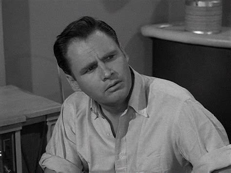 Twilight Zone Season 2 Episode 10 A Most Unusual Camera 16 Dec 1960