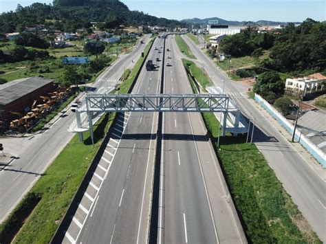 Ccr Viacosteira Conclui Mais Duas Novas Passarelas Na Br 101 Sul Uma