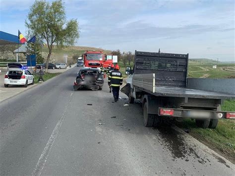 Accident Cu Trei Ma Ini Implicate N Brebeni Dou Persoane Au Fost