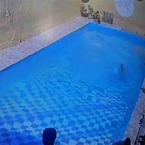 Jovem morre afogado durante festa em casa piscina na Grande São Paulo