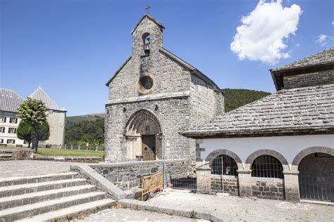 Église De Santiago Dans Roncesvalles Orreaga Navarra Espagne Image