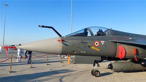 In Pics: India's Tejas Light Combat Aircraft At Dubai Airshow - Oneindia