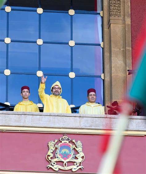 Sm Le Roi Adresse Un Discours Au Parlement L Occasion De L Ouverture