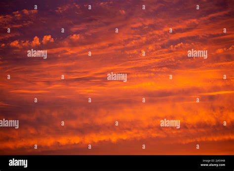 Moody sunset sky hi-res stock photography and images - Alamy