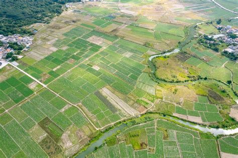 航拍大规模农田种植高清摄影大图 千库网