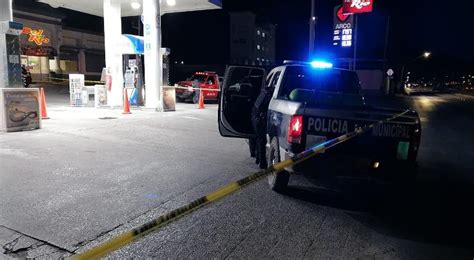 Balean A Uno Mientras Cargaba Gasolina En La Ponciano Arriaga