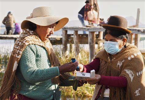 Las Defensoras De La Vida Que Se Extingue En El Lago Titicaca Latinclima